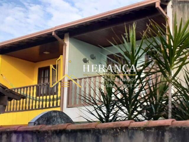 Casa de Rua para Venda em Cabo Frio - 5